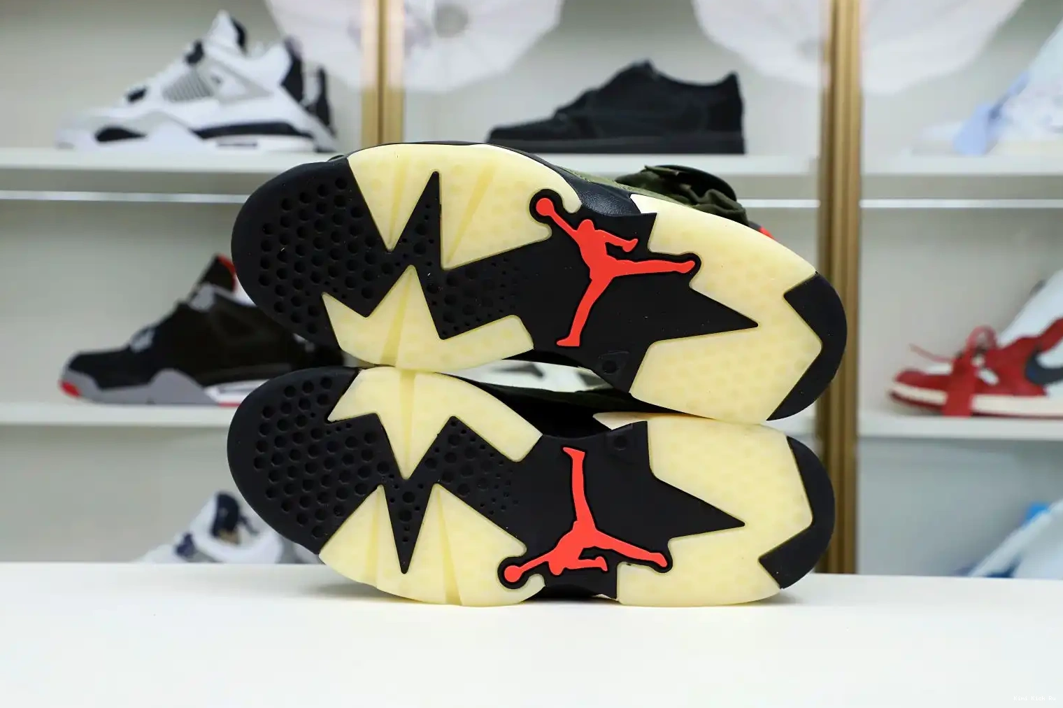 X Kimikick RETRO JORDAN AIR TRAVIS SCOTT 'OLIVE' 6 0807